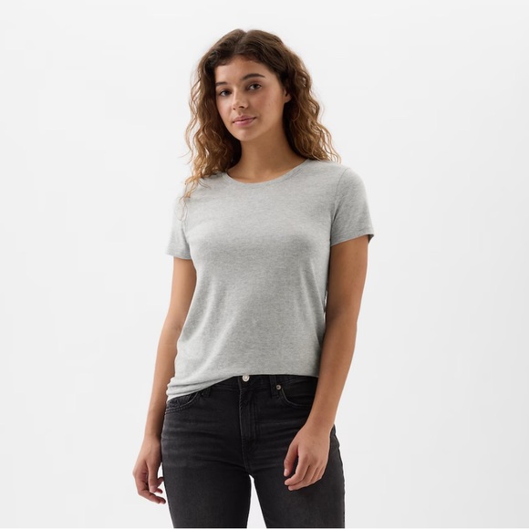 White Women's Top - Favorite Crewneck T-Shirt Gap - Picture 3 of 5